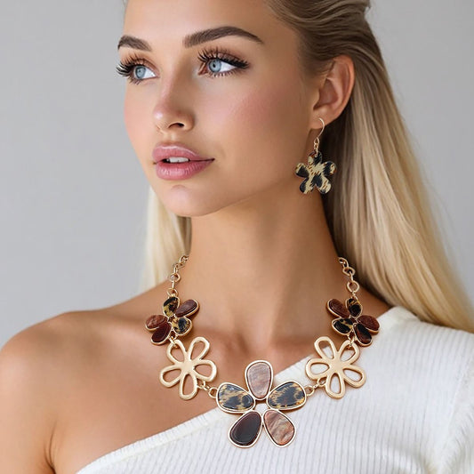 Collar Jungle Chic Leopard Print Flower Necklace