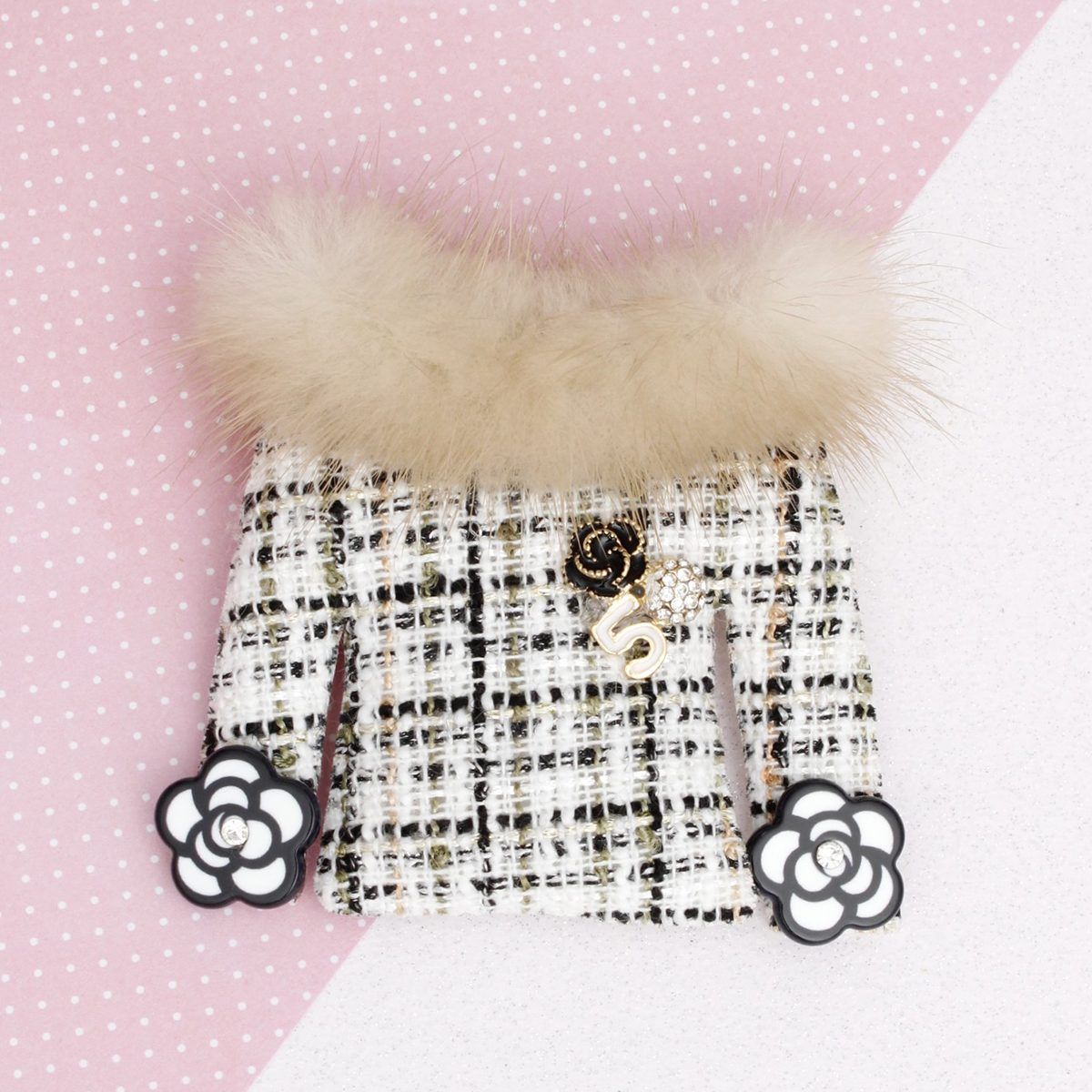 Brooch White Tweed Fur Collar Sweater Camellia
