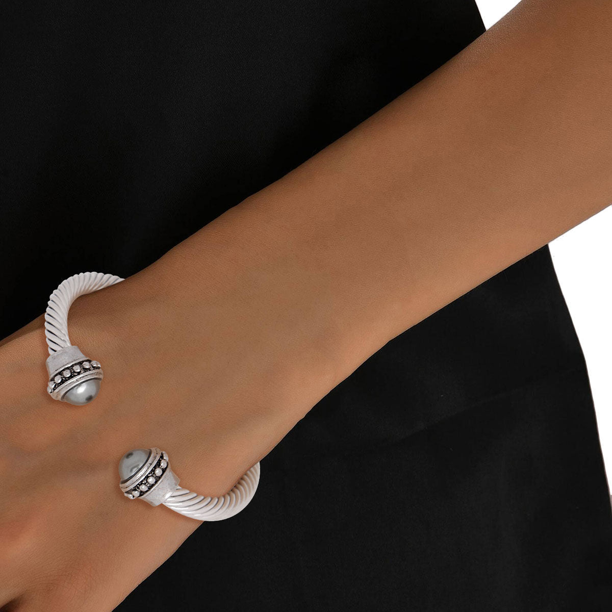Gray Pearl Silver Stud Cable Bangle
